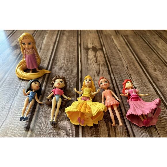 Lot Of 6 Mini Dolls Inc Disney Princess Magic Clip Dolls Polly Pocket Rapunzel - Picture 2 of 5